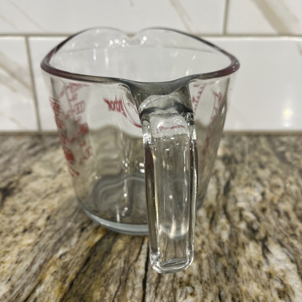 Anchor Hocking 2 Cup Measuring Cup Red Numbers & Letters Hook Handle 🇺🇸