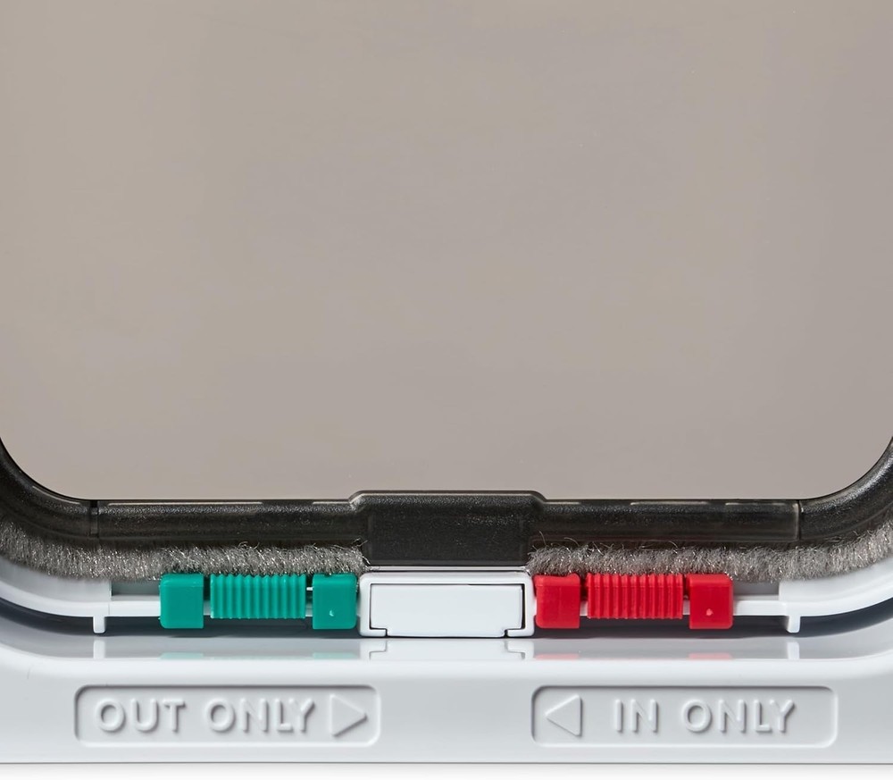 Secure 4-Way Locking Cat Door with Trimmable Liner for Easy Installation