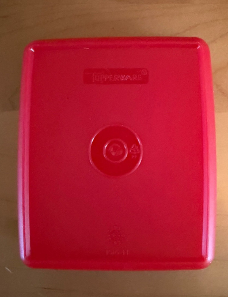 Tupperware Mini Square A Way ~ Square round Red