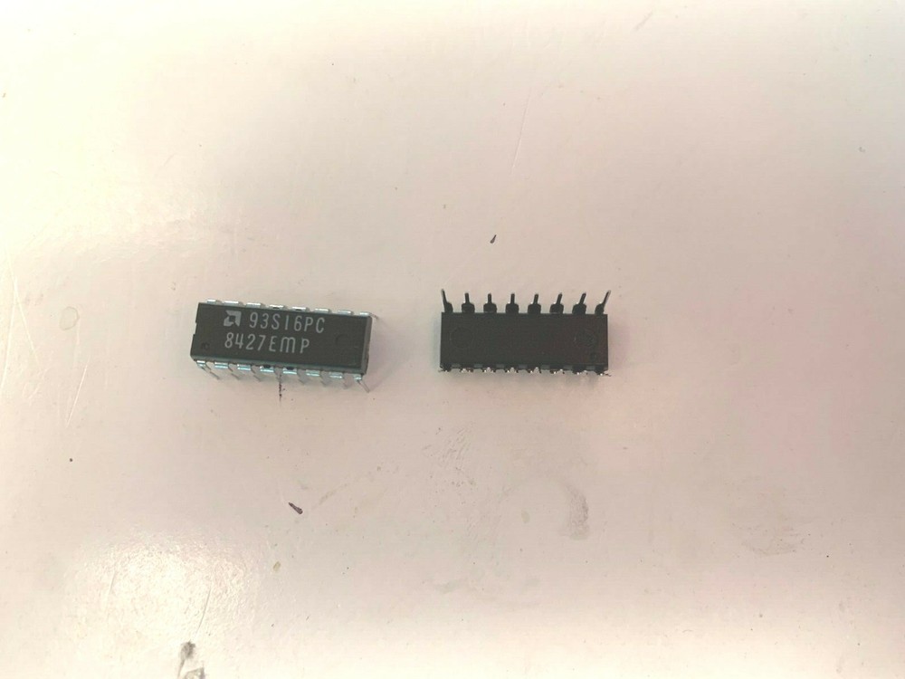 93S16PC - AMD IC - 4-BIT UP BINARY COUNTER, DIP-16.