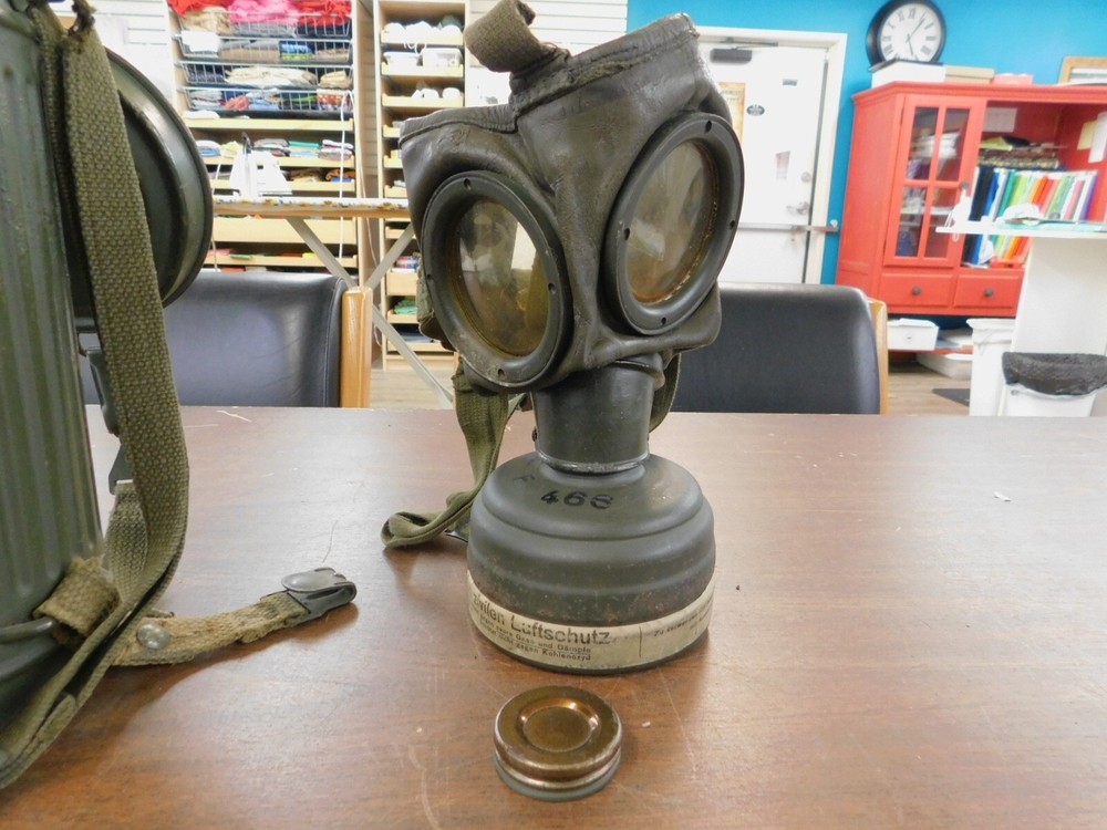 WWII Luftschutz Gas Mask with extras