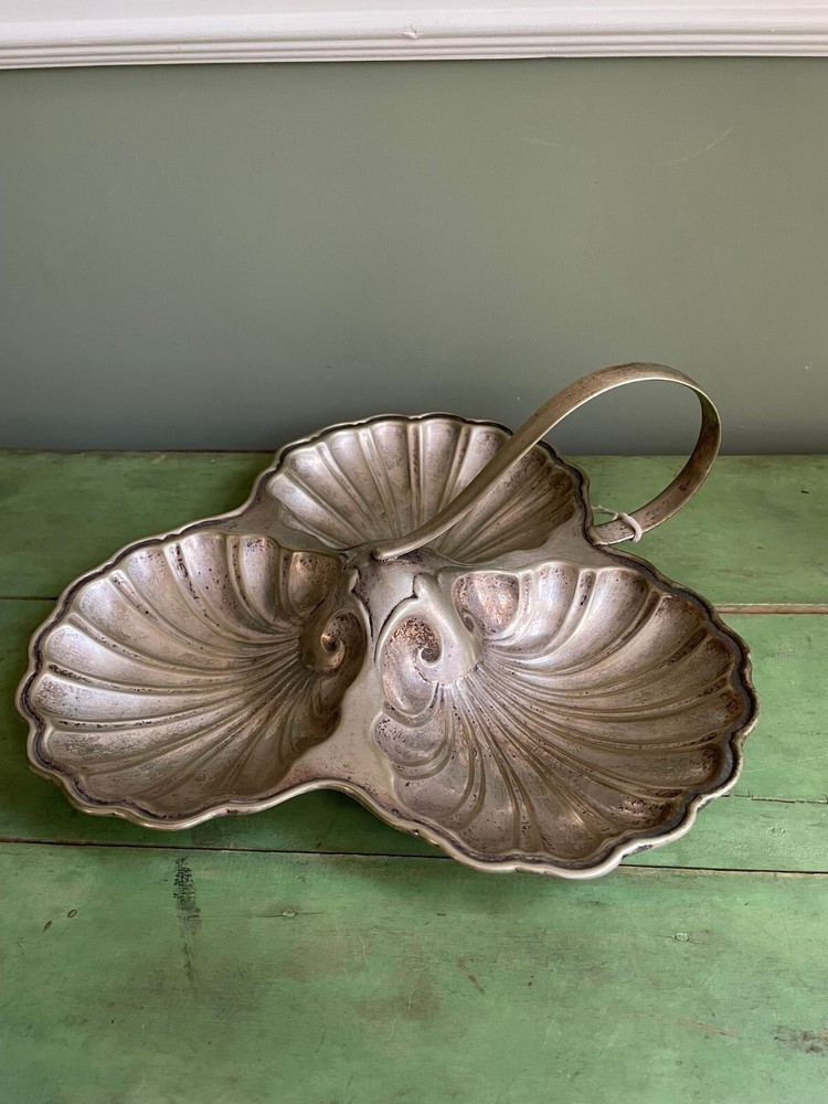Candy Nut Dish Silver Plated Clam Shell Shaped Scalloped Loop 10"