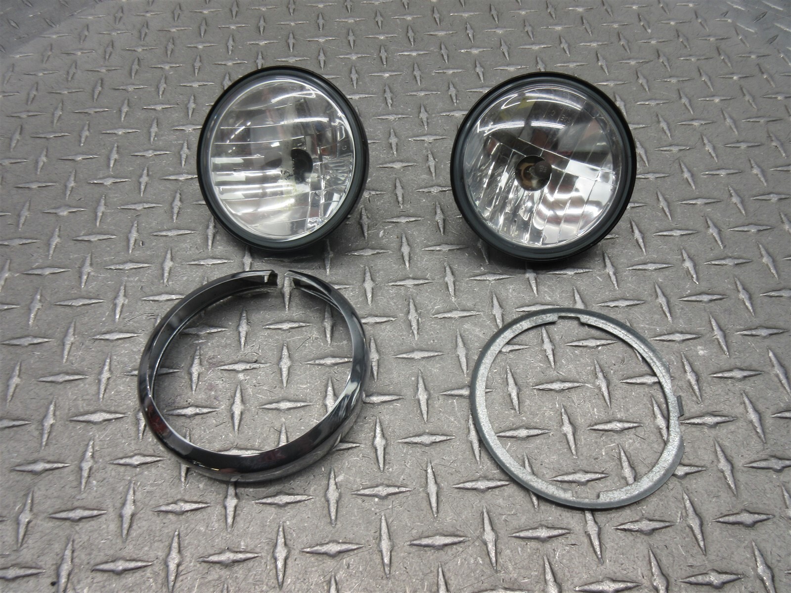 2008 Harley Davidson Road King Classic FLHRC Auxiliary Front Lights Lamps OEM