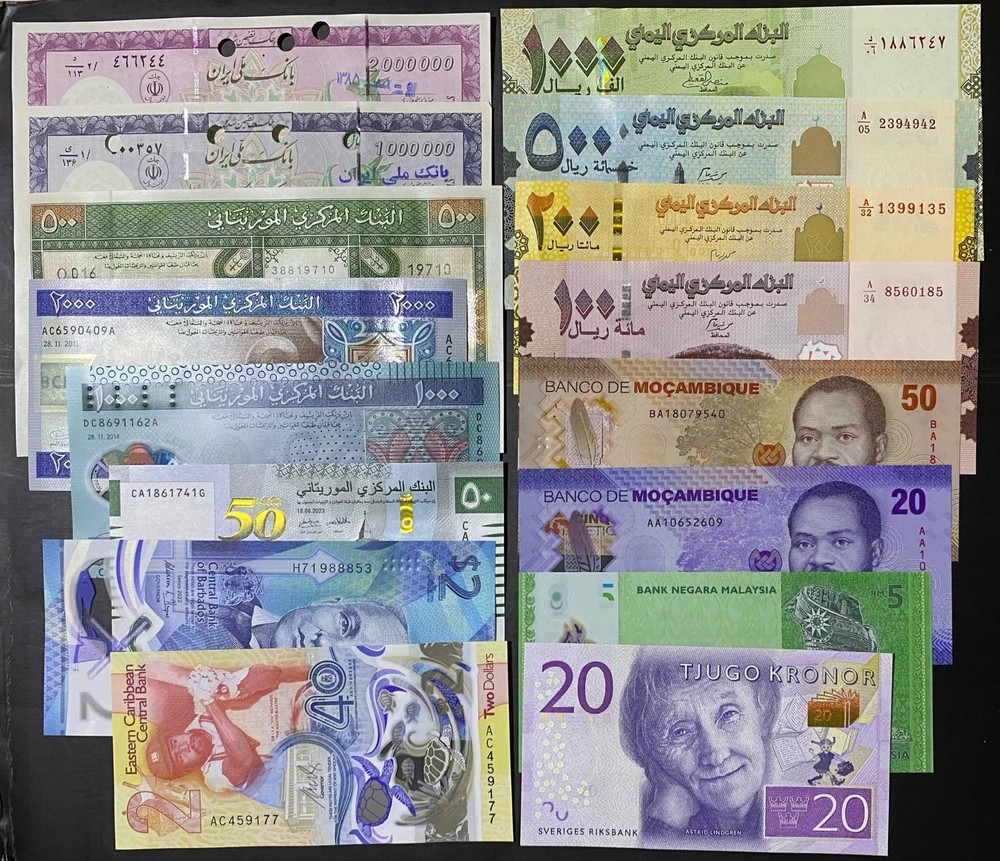 113 Different WORLD BANKNOTES Lots From 60 Countries  *** UNC ***