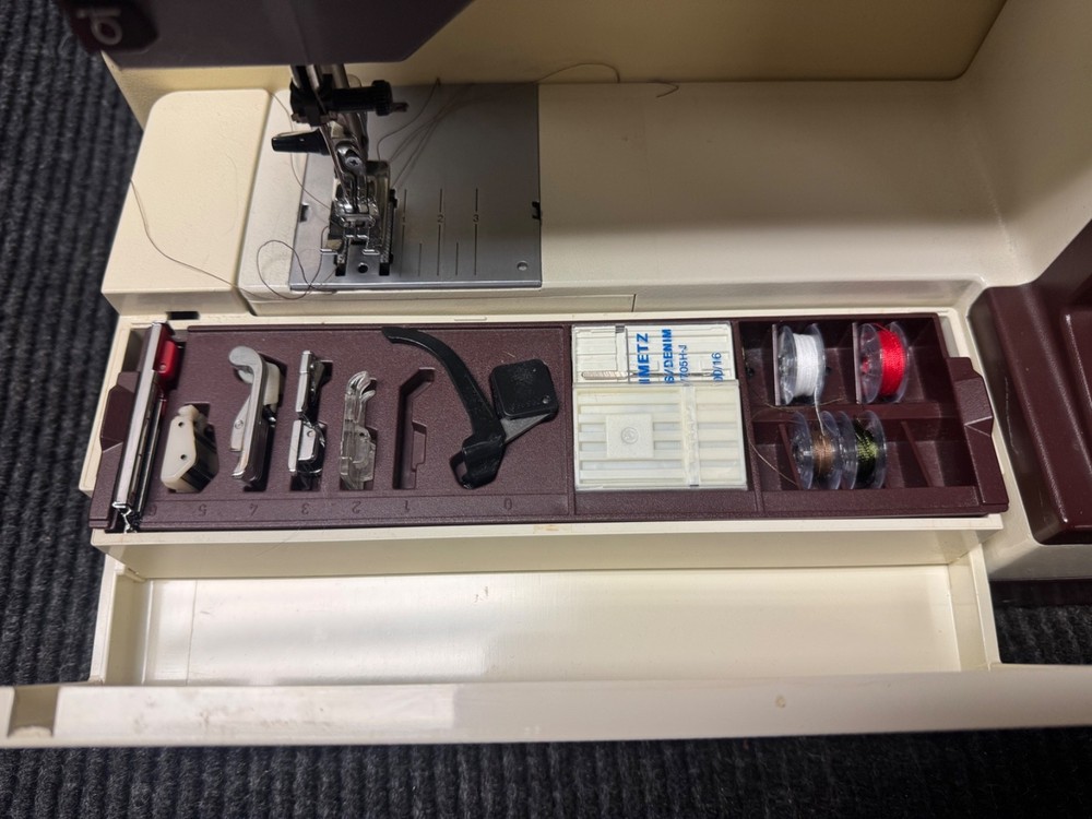 Pfaff Creative 1469 Sewing Machine Just Serviced Great Condition!