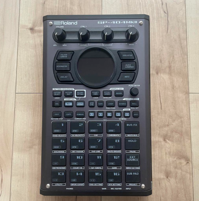 ROLAND SP-404MKII Sampler Effector, Beatmaking Machine, Japan limiteⅾ