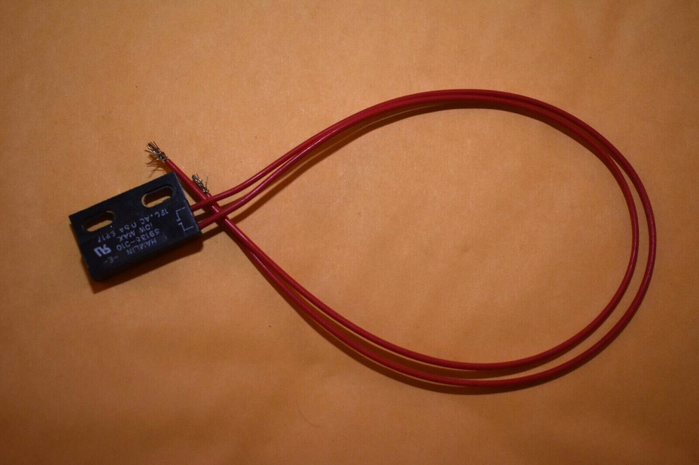HAMLIN - 59135-010 - MAGNETIC SENSOR REED SWITCH - NEW