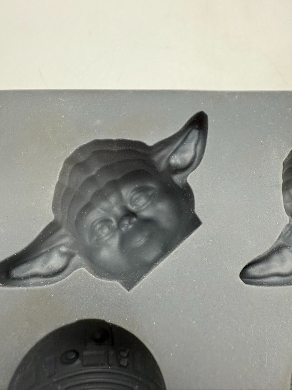 Star Wars Yoda & R2D2 Silicone Ice Cube Tray