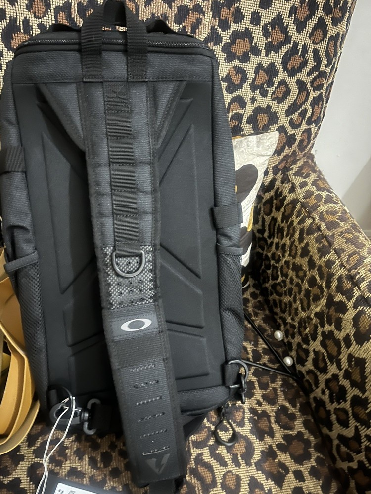 Oakley Extractor Sling Pack 2.0