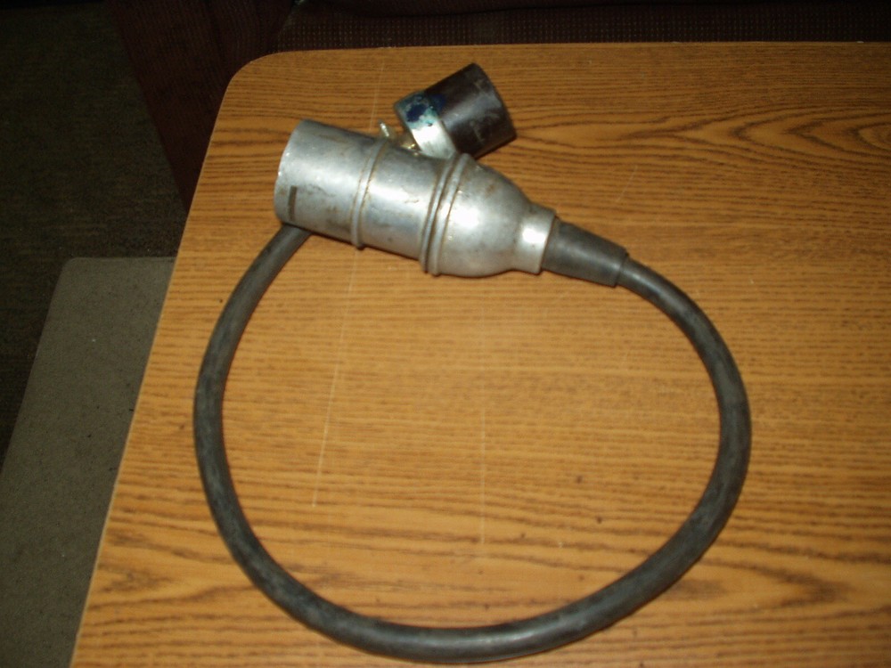 3 Pin & Sleeve Plug 30-Amp 125-Volt single pole,3-Wire, Grounding to std plug