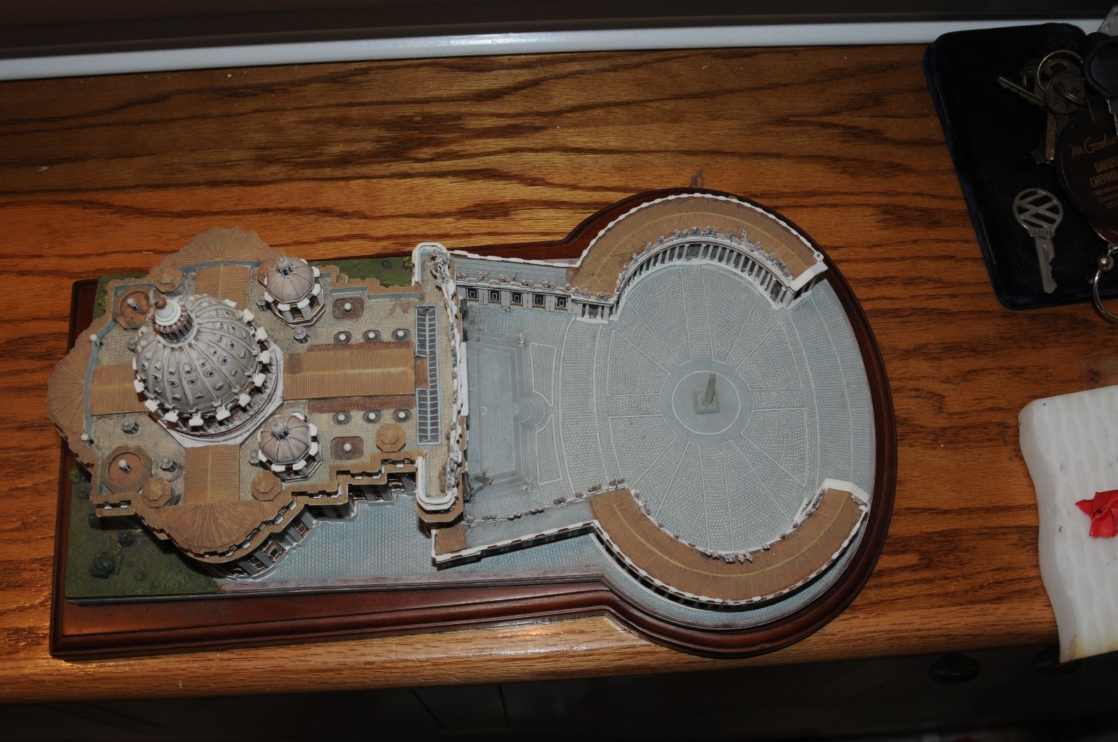 The Vatican St. Peters Basilica Model with Wood Base Religion Christianity *****