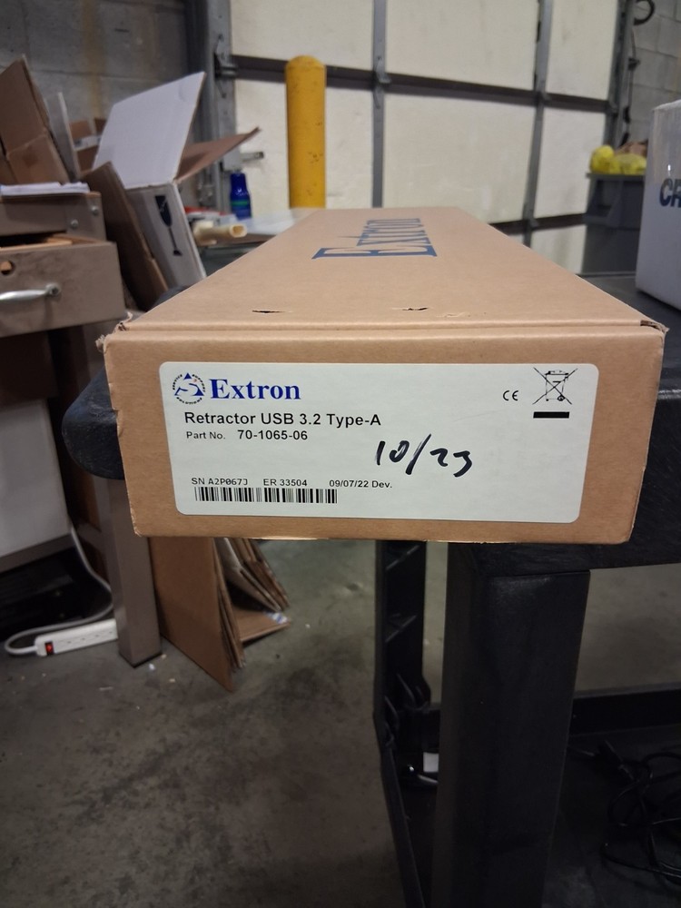 Extron 70-1065-06 Retractor USB 3.2 Type-A to USB Type-B