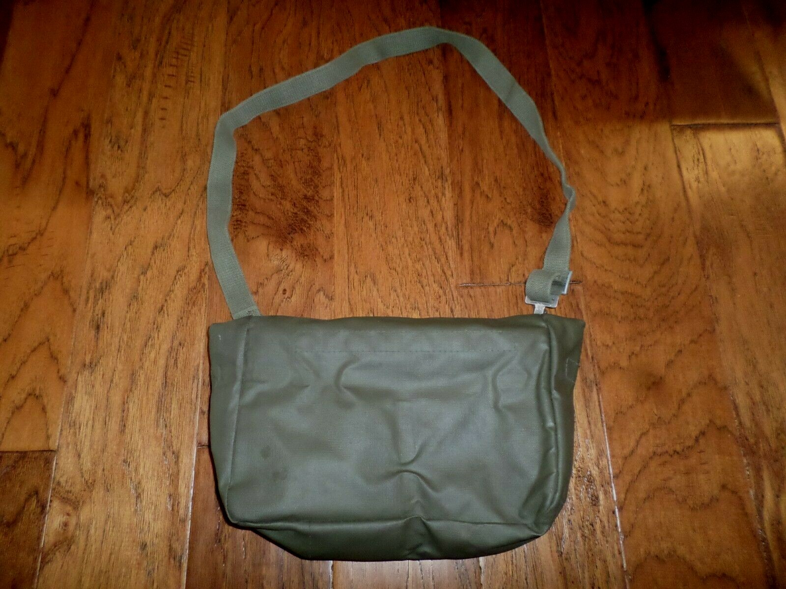 SWISS MILITARY ARMY SHOULDER BAG WITH STRAP WATER RESISTANT RUBBERIZED MATERIAL