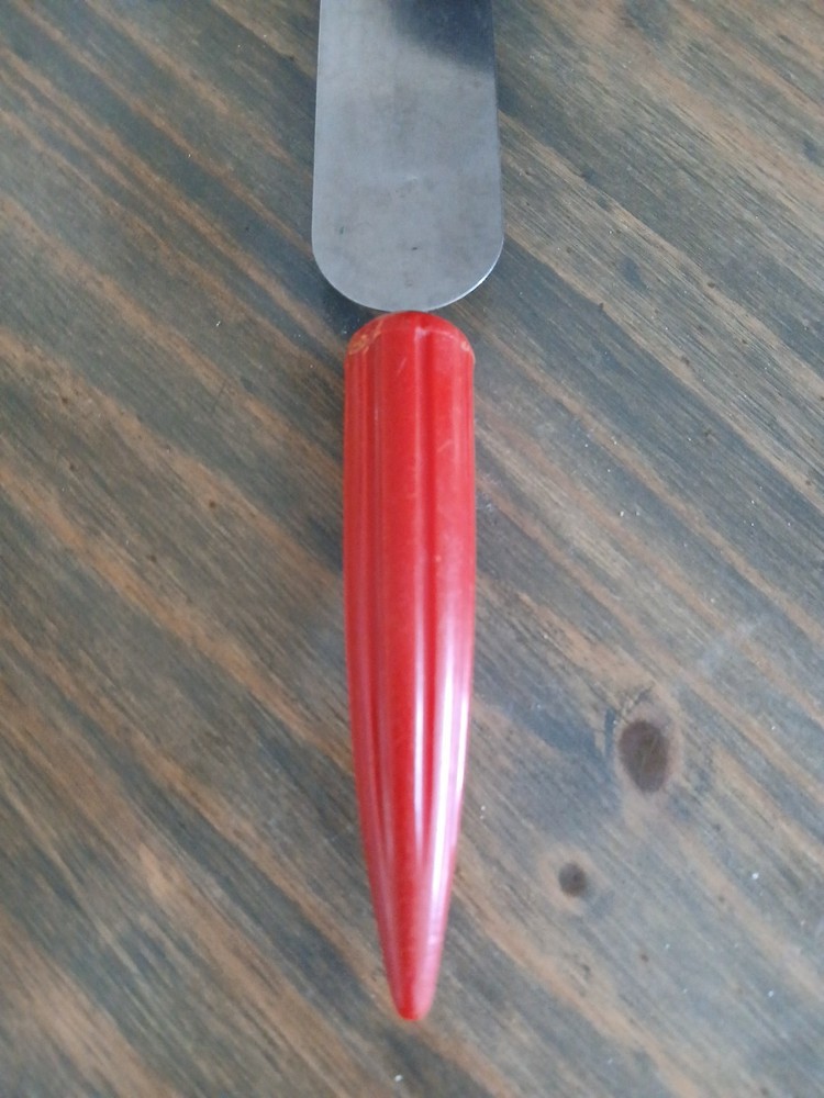 Vintage Cake Spatula Bullet Ribbed~Red Bakelite(?).