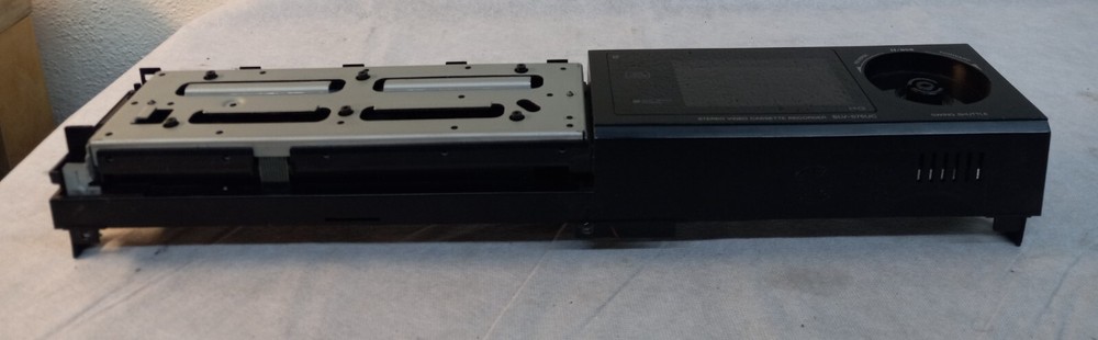 SONY SLV-575UC VCR - FRONT PANEL w FLIP DOWN PANEL