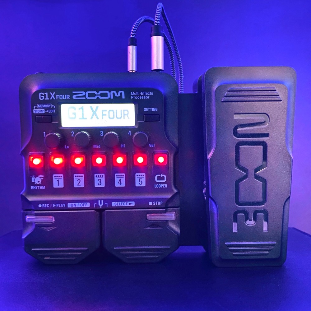 Zoom G1X FOUR Digital Multi-Effects Processor Looper w/ Expression Pedal
