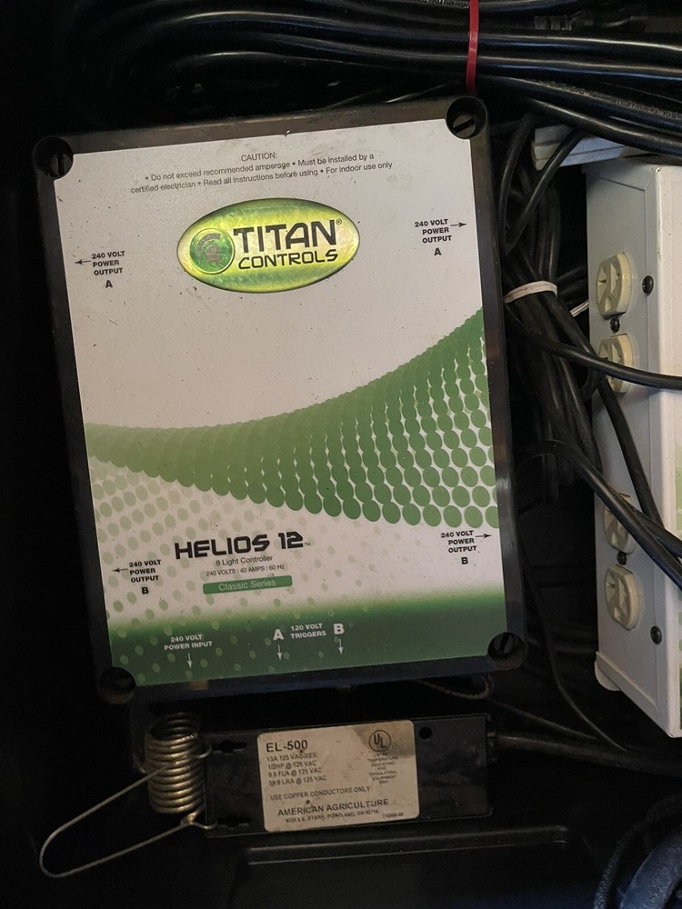 Titan Controls Helios 12 - 8 Light 240v Controller w/ Dual Relay Trigger Cord