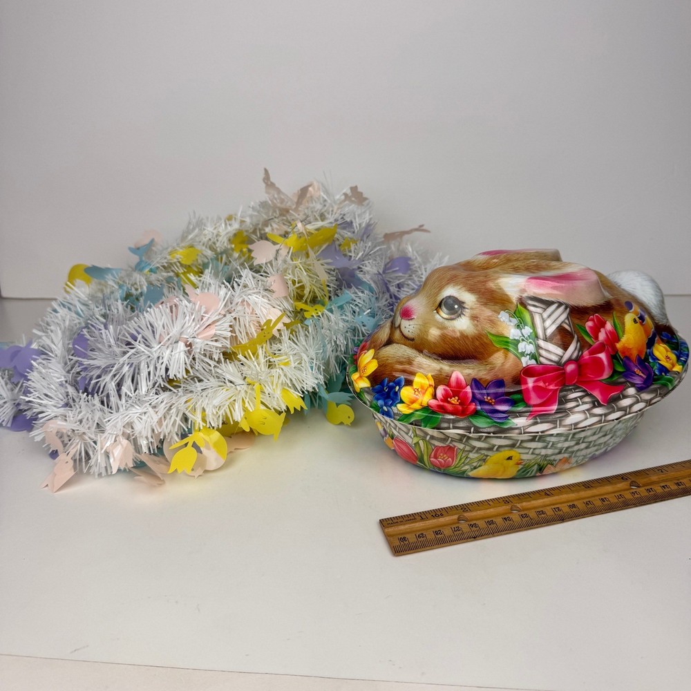 Vtg Ullman Thin Plastic 3D Bunny Rabbit Easter Lid Container White Garland READ