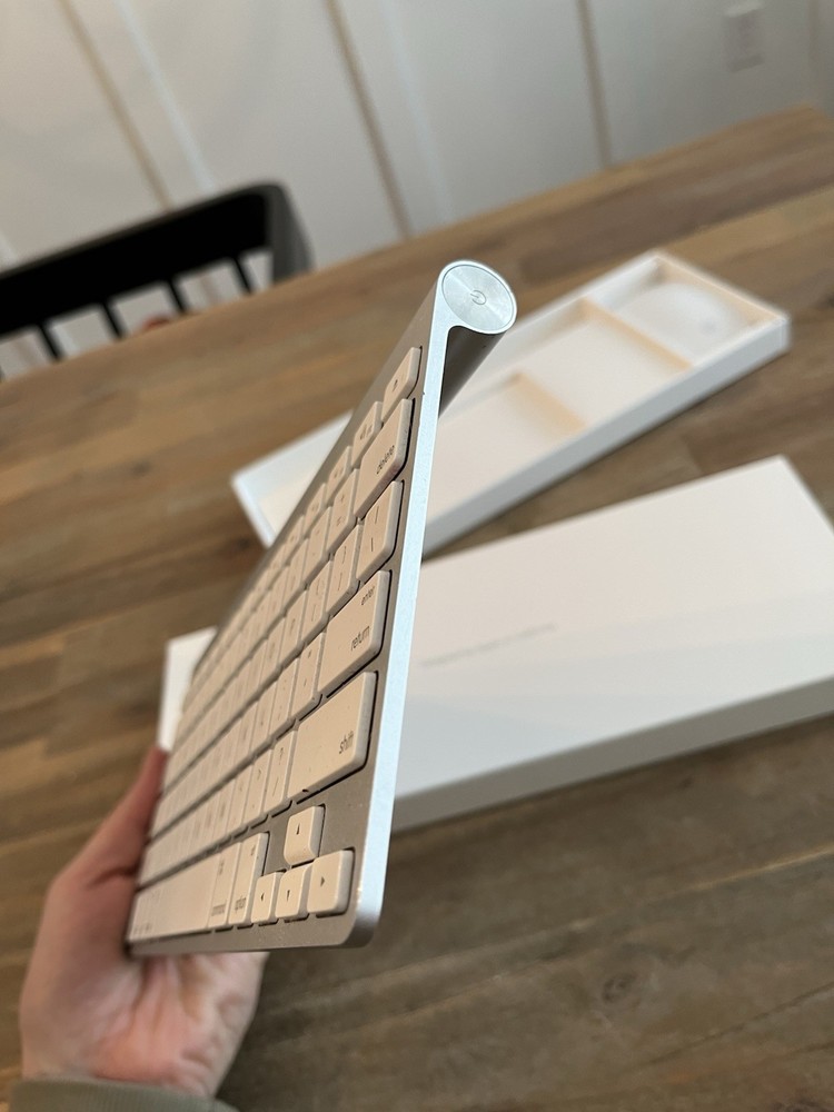 Apple Mac Wireless Bluetooth Keyboard A1314 & Magic Mouse A1296 Battery Powered