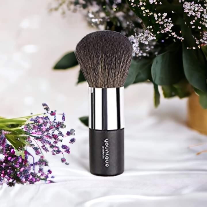 YOUNIQUE - Powder Puff Brush -