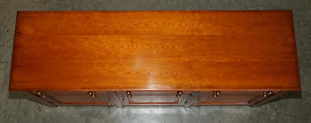 LARGE & HEAVY SOLID CHERRYWOOD MULTIYORK SIDEBOARD CUPBOARD WITH SIX DRAWERS