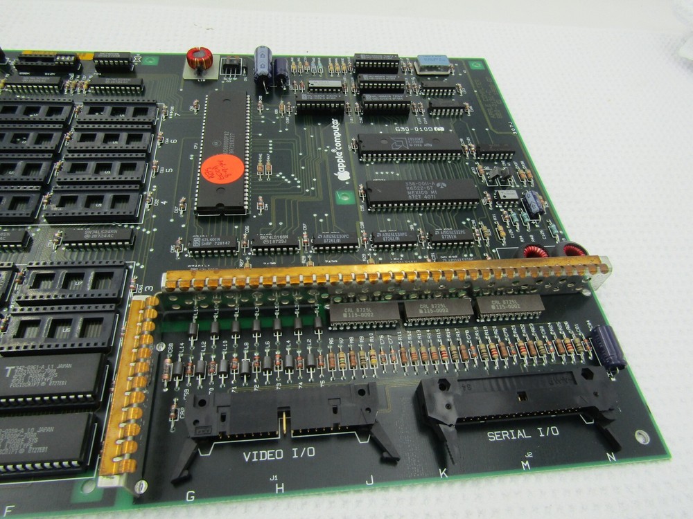 Apple computer 820-0131-C Board 1985-87