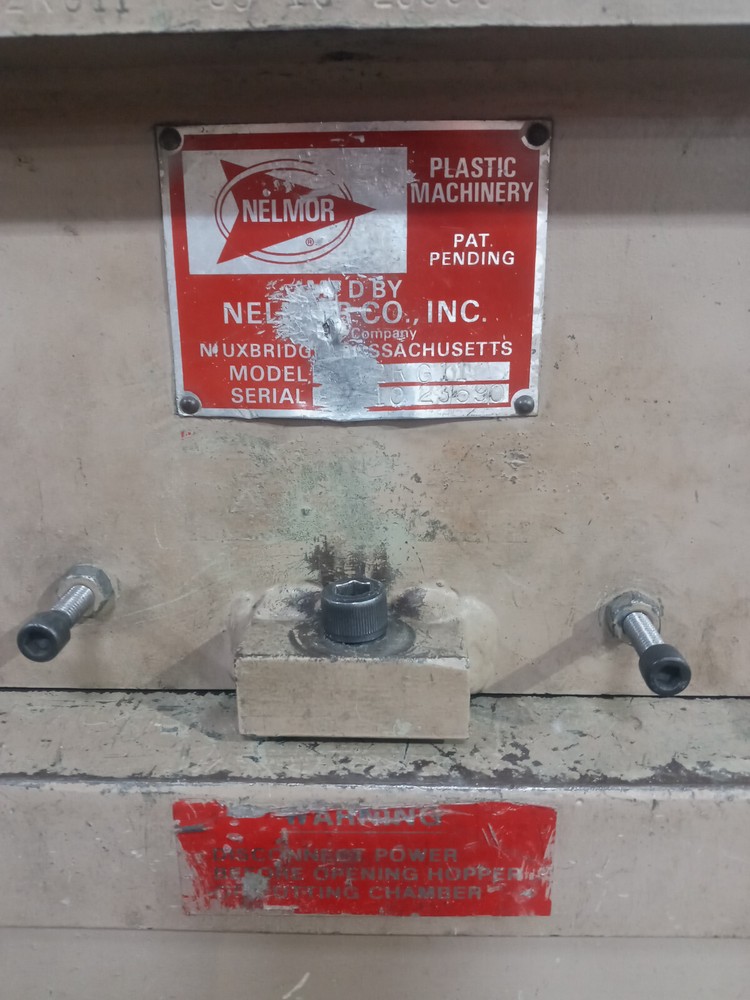Nelmor 2RG11 Grinder / Granulator Plastic Processing Used, Works but Need Pulley