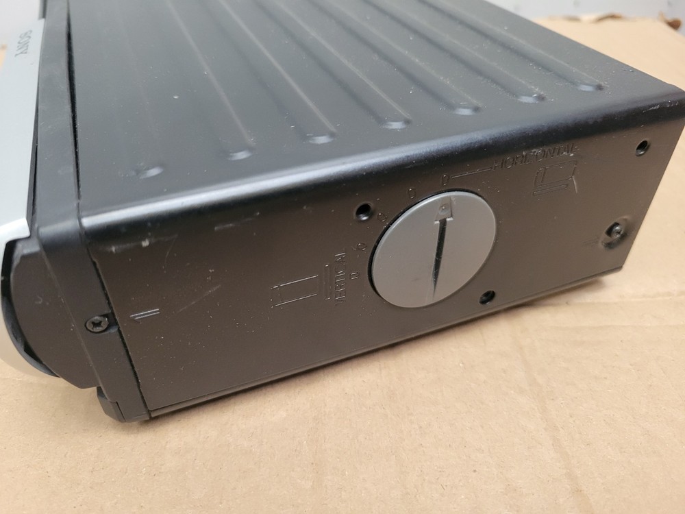 Sony CDX-T69 6 CD Changer - UNTESTED