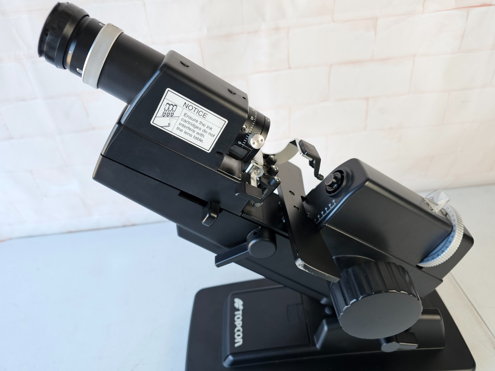 Topcon LM-8 Lensmeter *Parts Unit, Powers On*