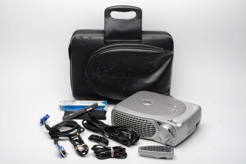 Dell 2200MP DLP Projector, Remote, laser pointer, manual, AV cables, case, Teste