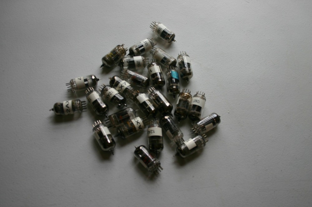 12AX7 vacuum tube -TESTED WORKING