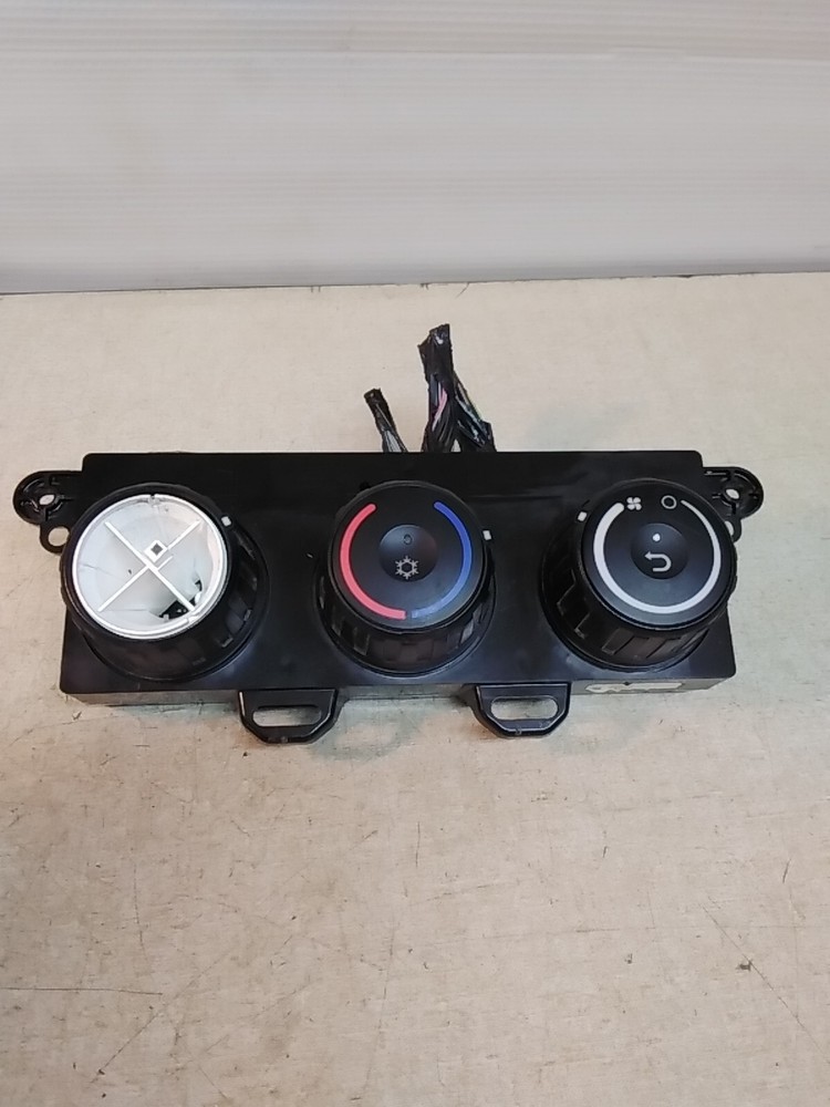 Freightliner A22-73671-002 HVAC Temperature Control