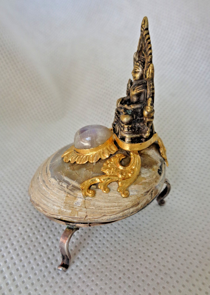 EASTERN SOLID SILVER MOUNTED MOONSTONE & BUDDHIST DEITY ON FOSSIL SHELL ALTAR