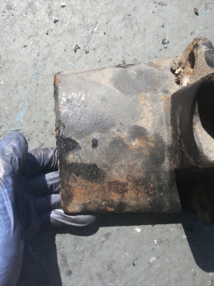 FREIGHTLINER LEAF SPRING BRACKET 6813250017