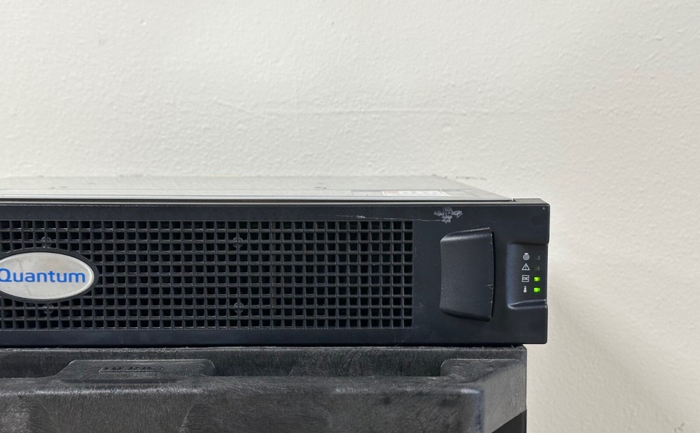 Quantum 24-bay SAS disk array w/ Dual 1-05134-01 Quantum SAS SAN Controller