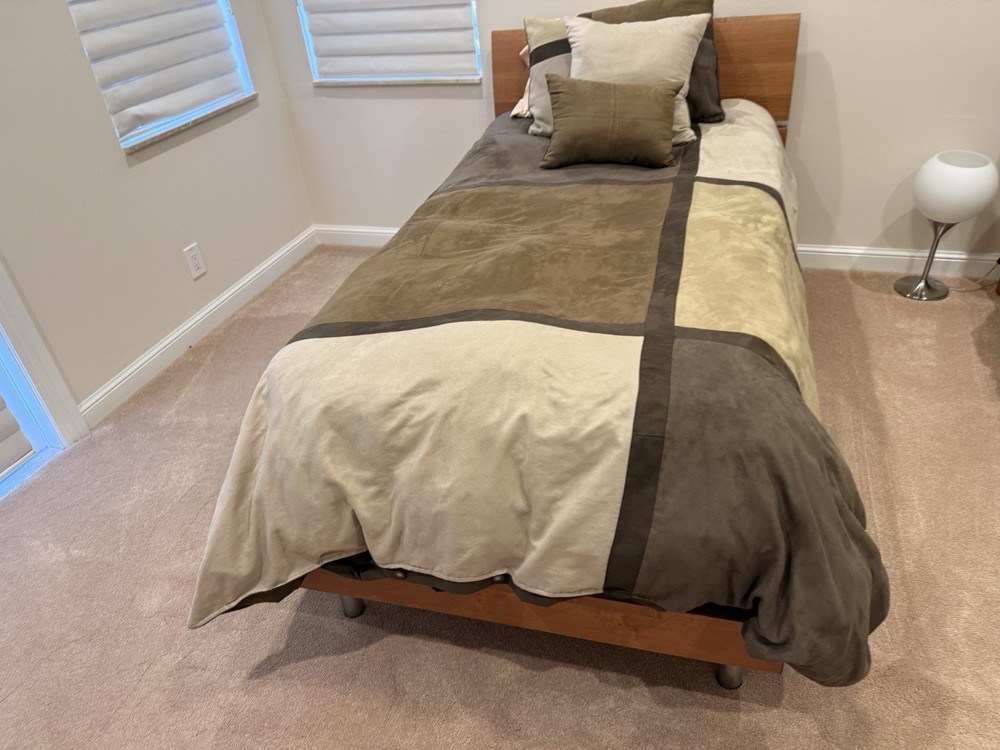 2 Twin Size Bed