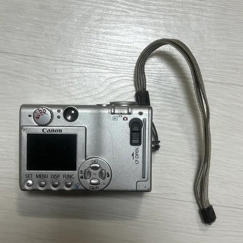 Canon IXUS 400 Camera + Charger + Card Reader Official