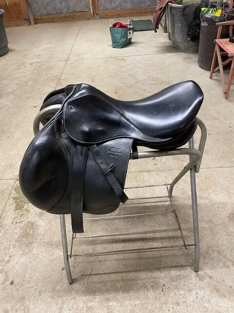 Stubben Ascend English Saddle