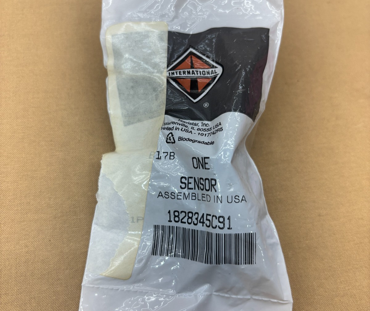 Genuine International 1828345C91 Camshaft Crankshaft Position Sensor
