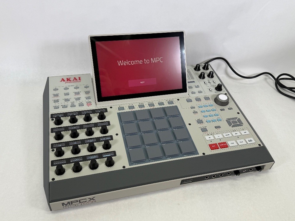 Akai Professional MPC X Standalone Sampler & Sequencer Special Edition