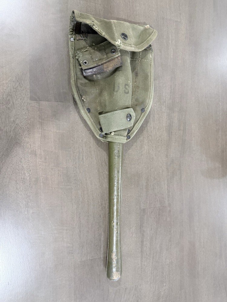 US WWII Original Military Issue Entrenching Tool with Canvas Carrier
