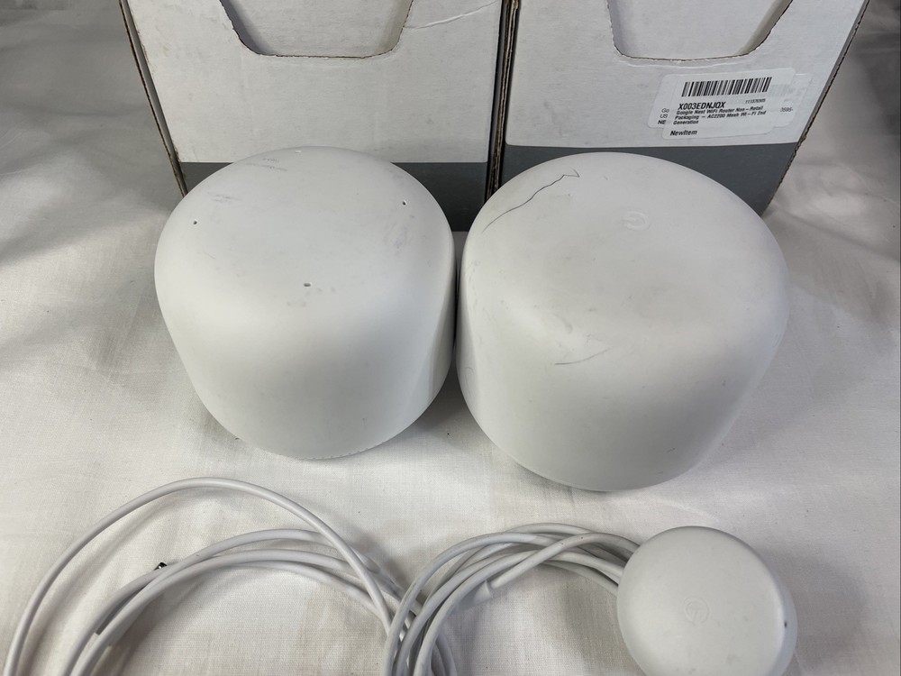 Google Nest Wifi Router and Point