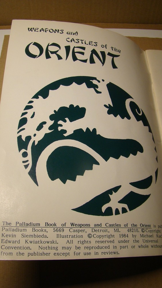 PALLADIUM BOOK - CONTEMPORARY WEAPONS *SOLID* DUNGEONS DRAGONS 1984