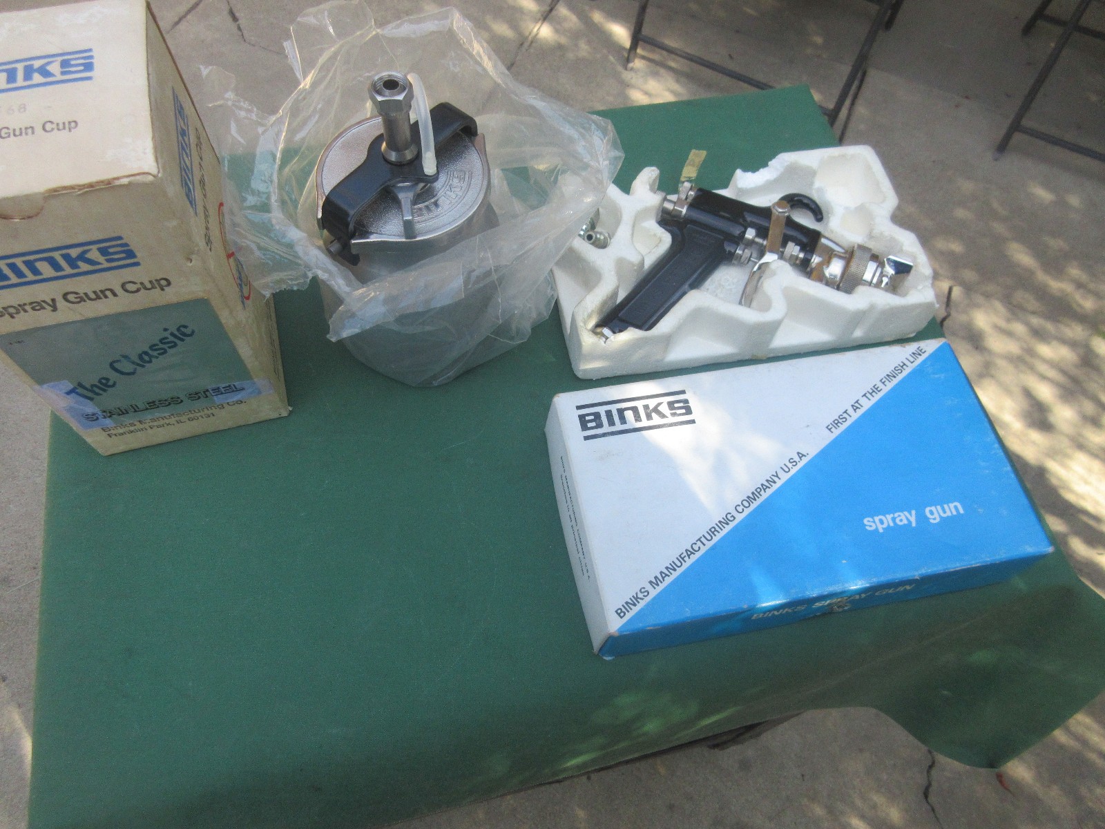 BINKS MODEL No 7 SPRAY GUN - BINKS SPRAY GUN CUP  81-368   1QT STAINLESS  STEEL