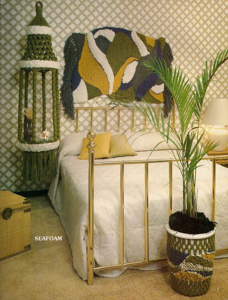 Macrame Circle Frame & Hanging Lamp Pattern - Craft Book: #AC1 Accents