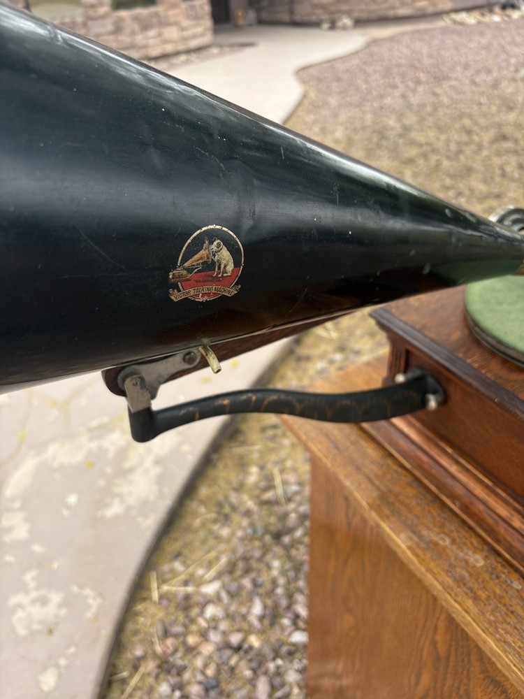 Victor E ( Monarch Junior) Phonograph with Front-Mounted Brass Horn