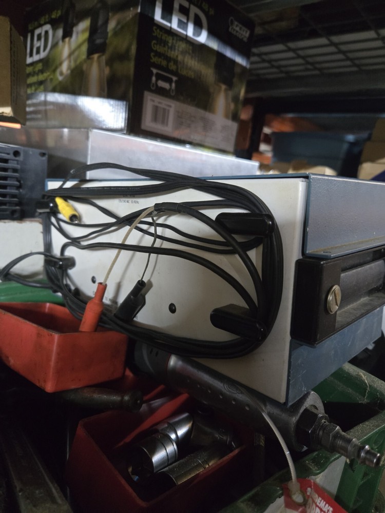 Heathkit Color Bar & Dot Generator. Model IG-5228