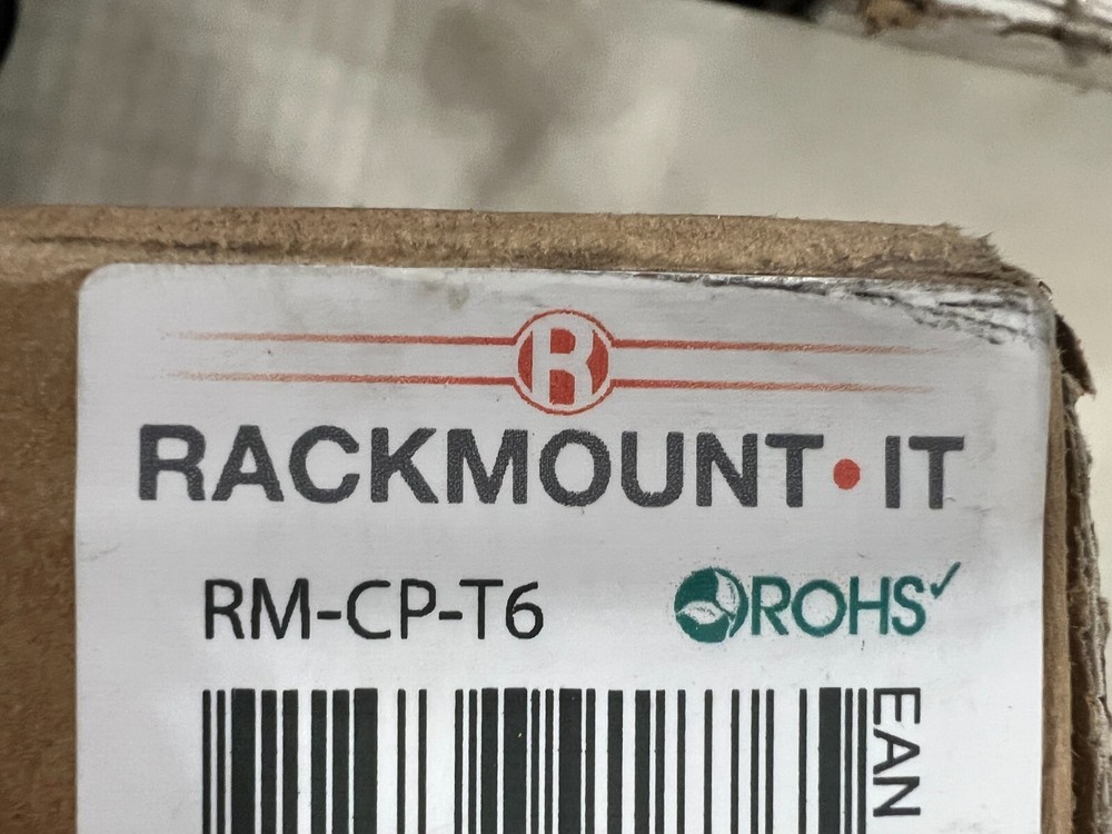 R RACKMOUNT·IT | RM-CP-T6 | Rack Mounting Kit