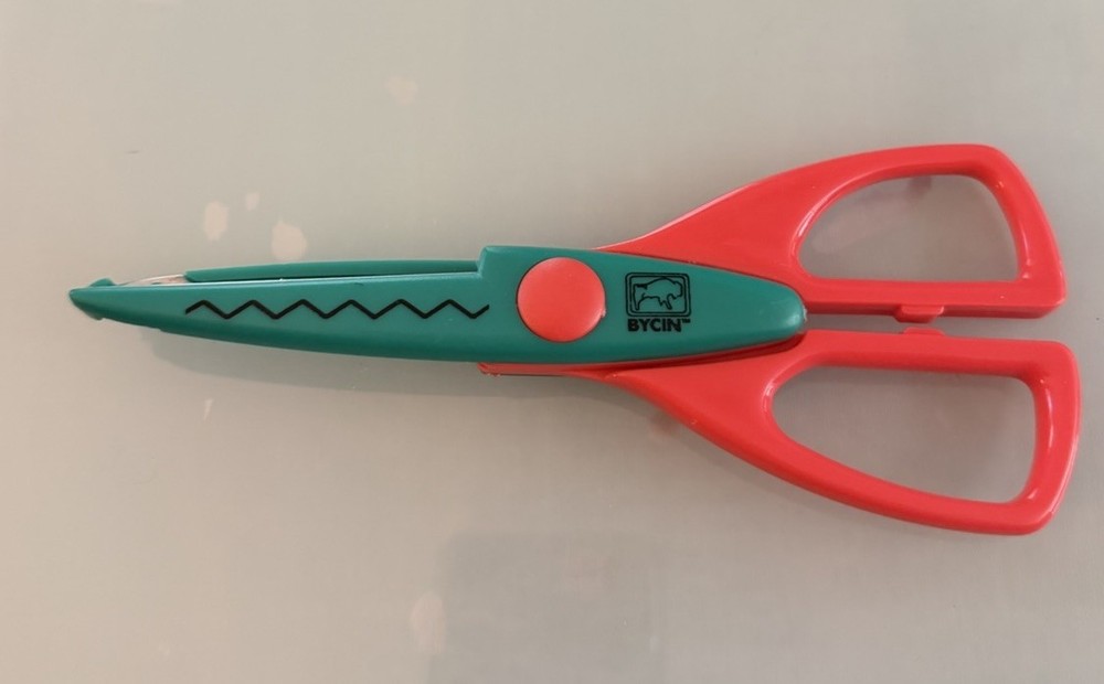 BYCIN Decorative Paper Edging Craft Scissors - Zig-Zag/Wavy Pattern