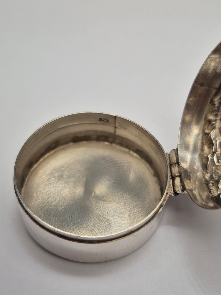 Sterling Silver Pill Box, Fine Example, Highly Decorative, Cherub Design